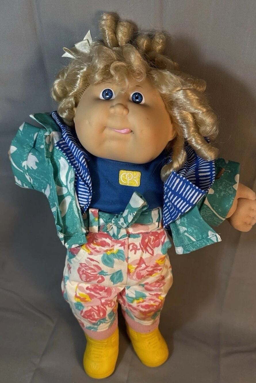 Cabbage Patch Kids doll with Life-Like Blond Hair and Blue Eyes With Clothes